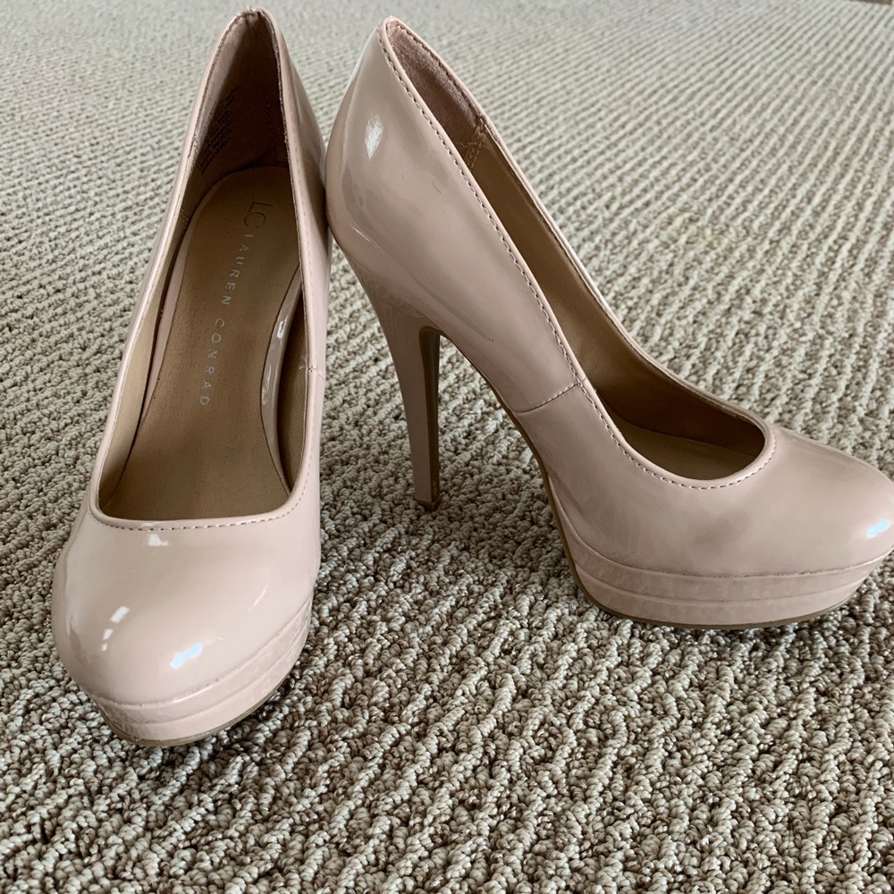 LC Lauren Conrad Nude Patent Platform Pumps - Elegant Women's Heels